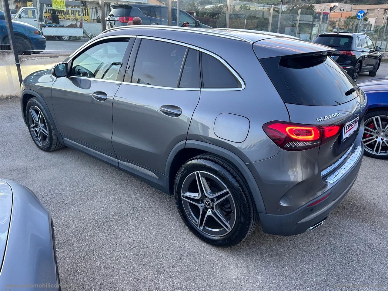 MERCEDES-BENZ GLA 200 d Automatic Premium