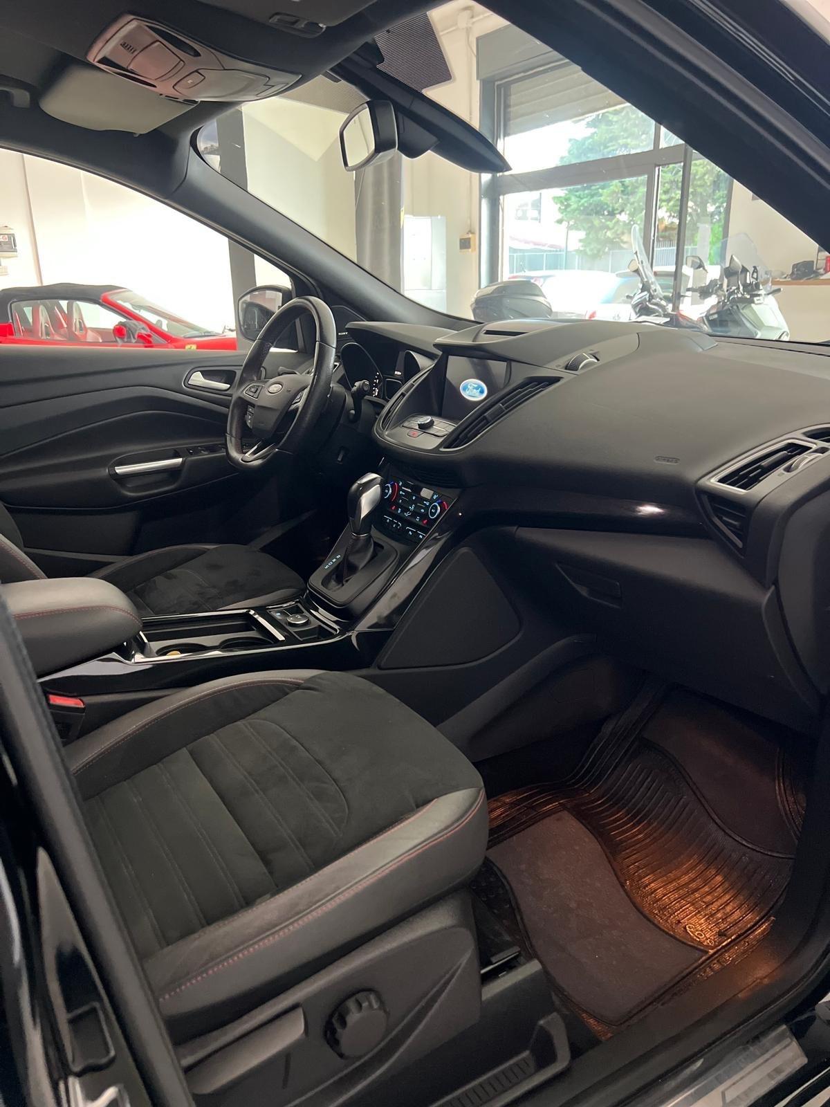 Ford Kuga 2.0 TDCI 150 CV ST-Line