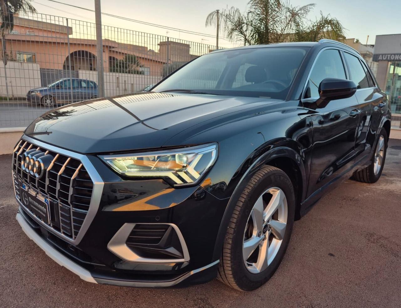 Audi Q3 35 TDI S-tronic Business Advanced