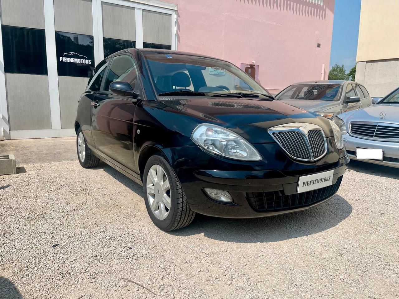 Lancia Ypsilon 1.2 NEOPATENTATI GARANZIA TAGLIANDATA