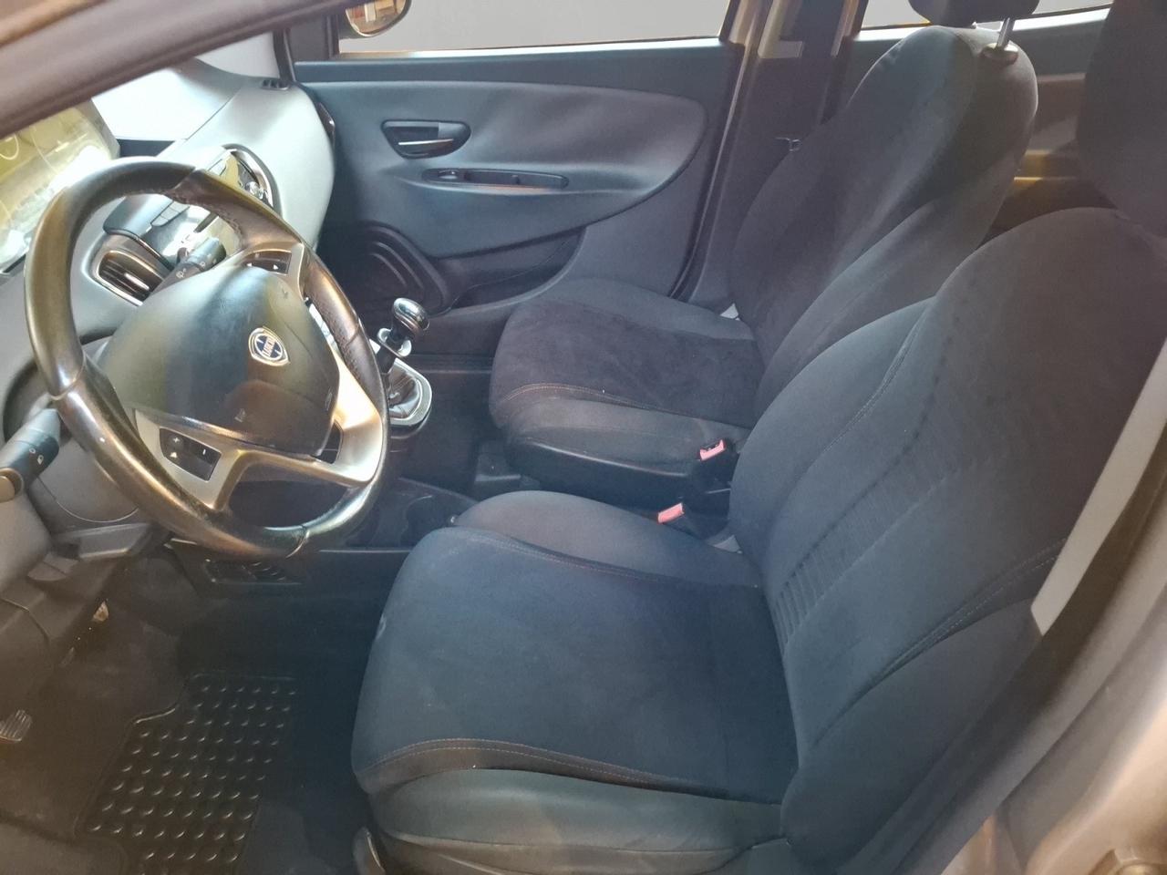 Lancia Ypsilon 0.9 TwinAir 85 CV 5 porte Metano Ecochic Gold