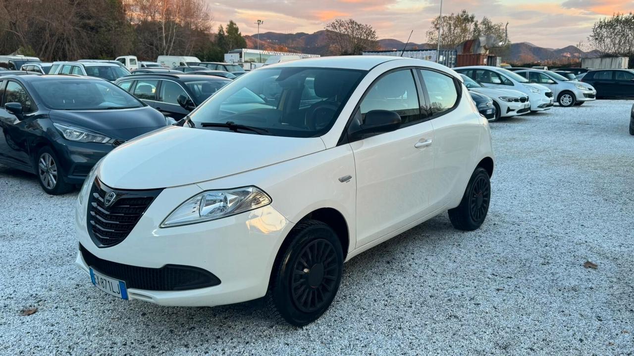 Lancia Ypsilon 0.9 TwinAir 85 CV 5 porte S&S Gold