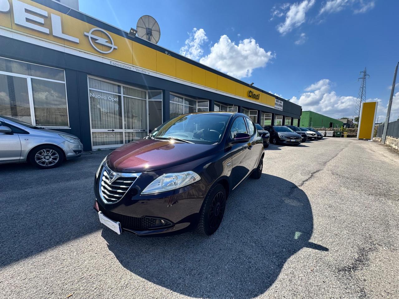 Lancia Ypsilon 1.2 69 CV 5 porte S&S Gold