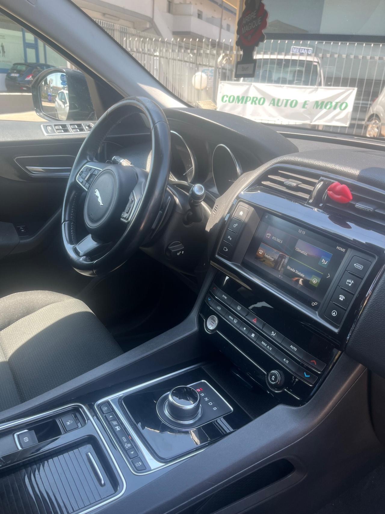 Jaguar F-Pace 2.0 D 180 CV AWD aut. Pure