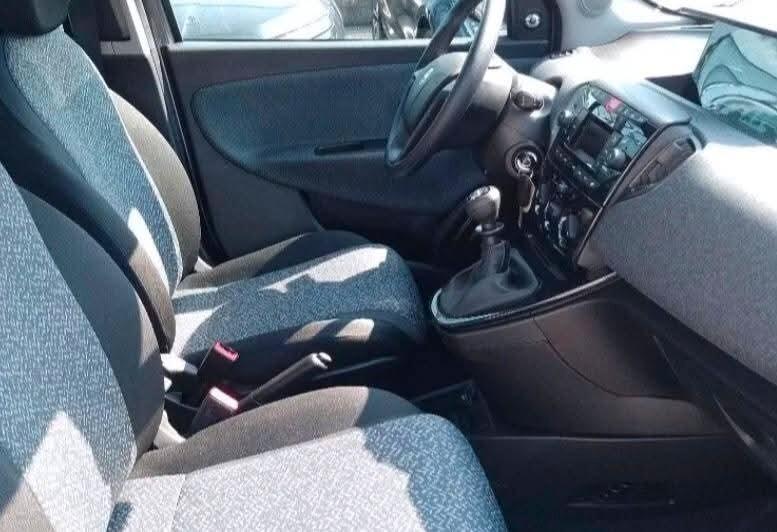 Lancia Ypsilon 1.0 5 porte S&S Hybrid Gold Plus