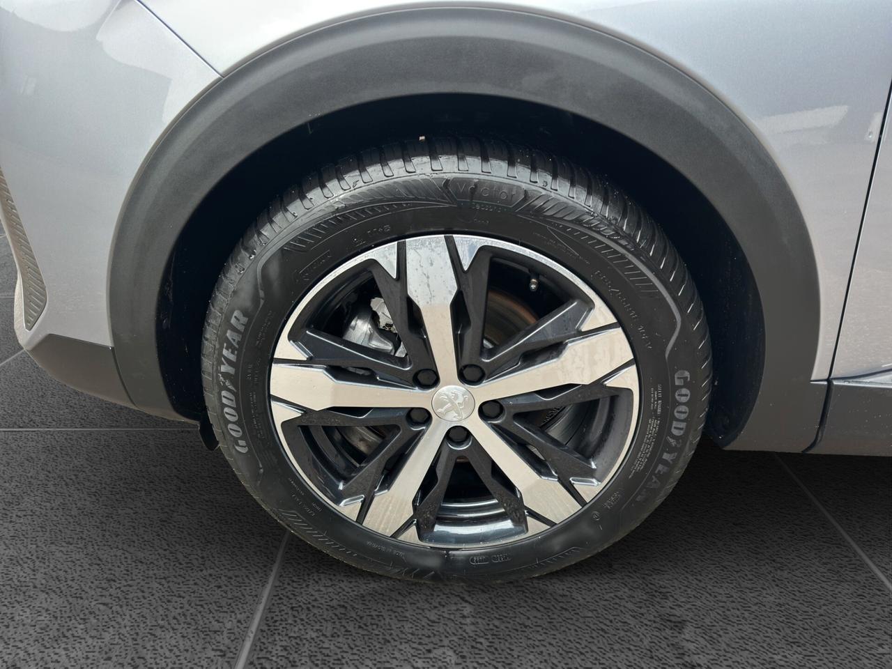 Peugeot 5008 Hybrid 136 e-DCS6 Allure Pack