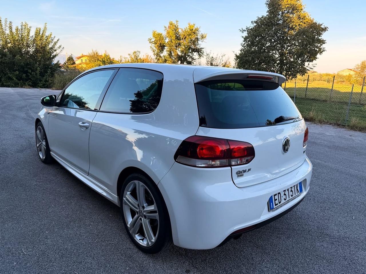 Volkswagen Golf 1.6 TDI DPF 3p. Highline