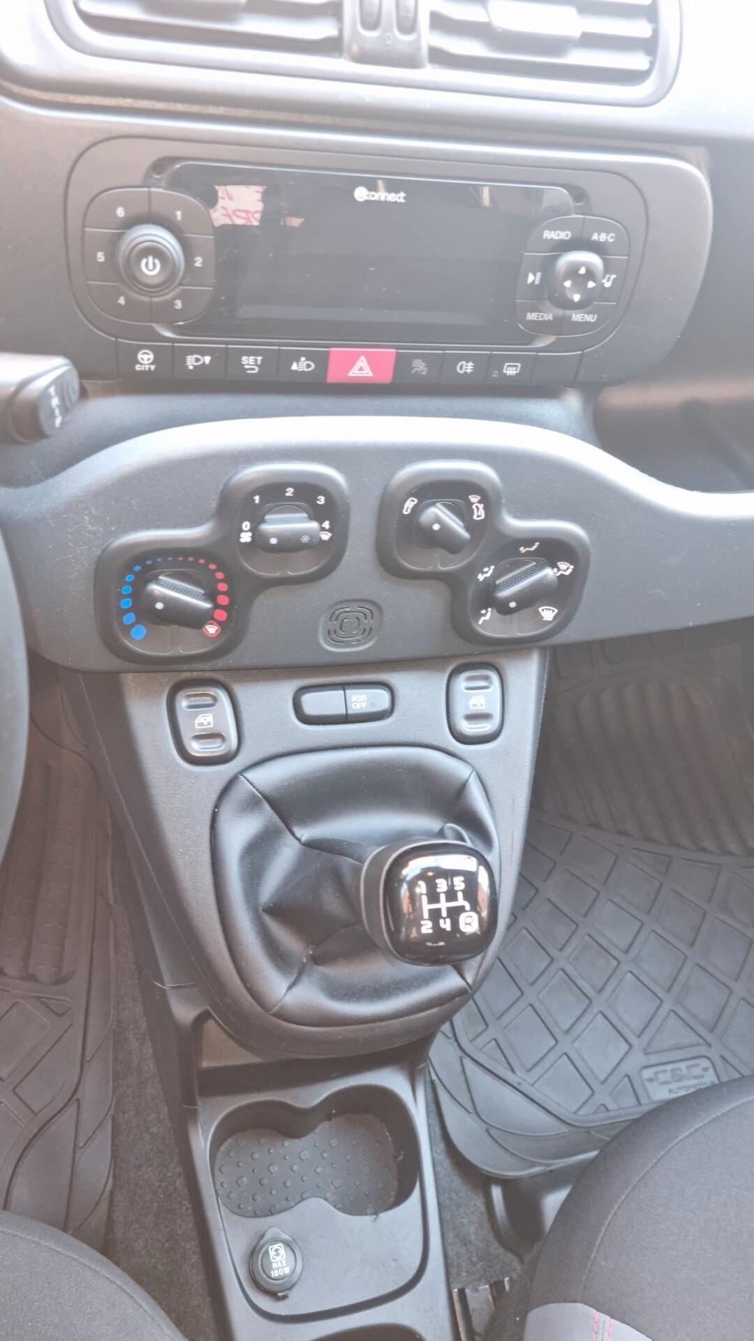Fiat Panda 1.2 Lounge PER NEOPATENTATI 5 POSTI