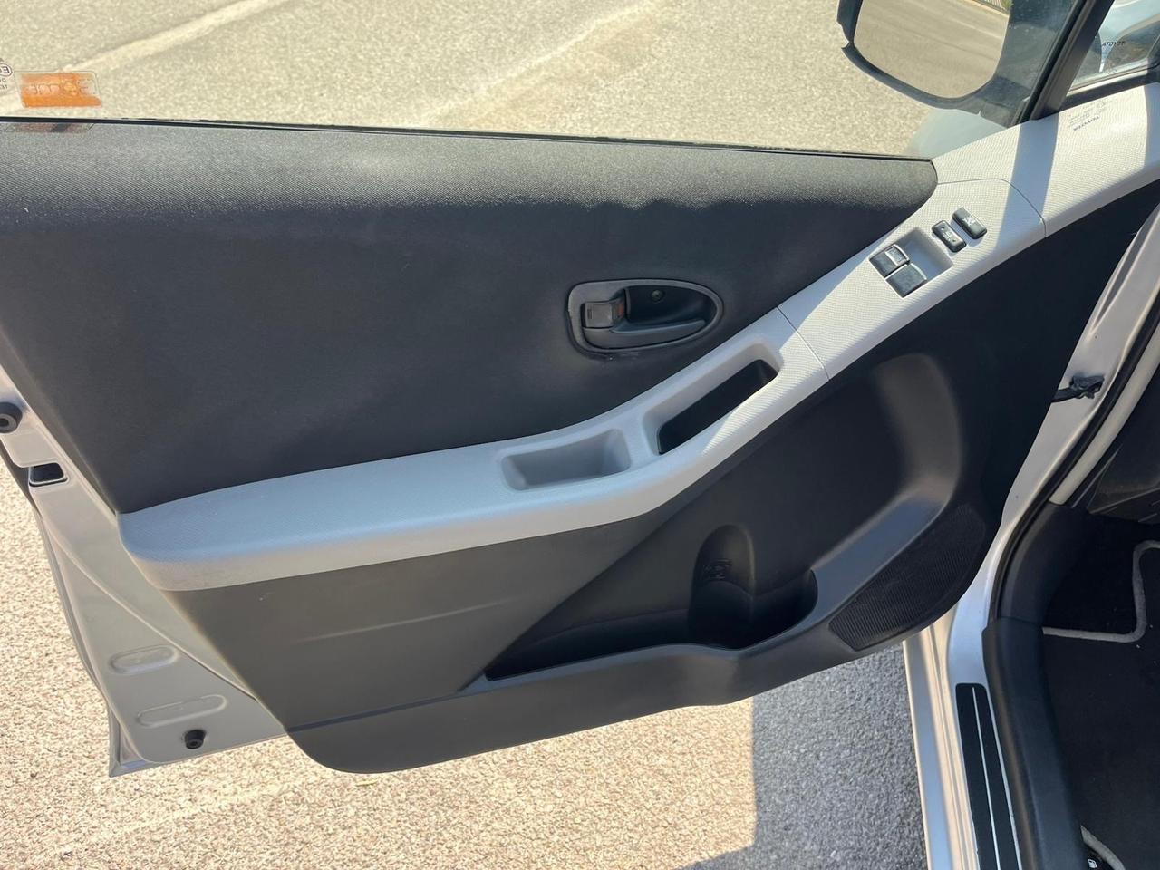 Toyota Yaris 1.0 5 porte Now