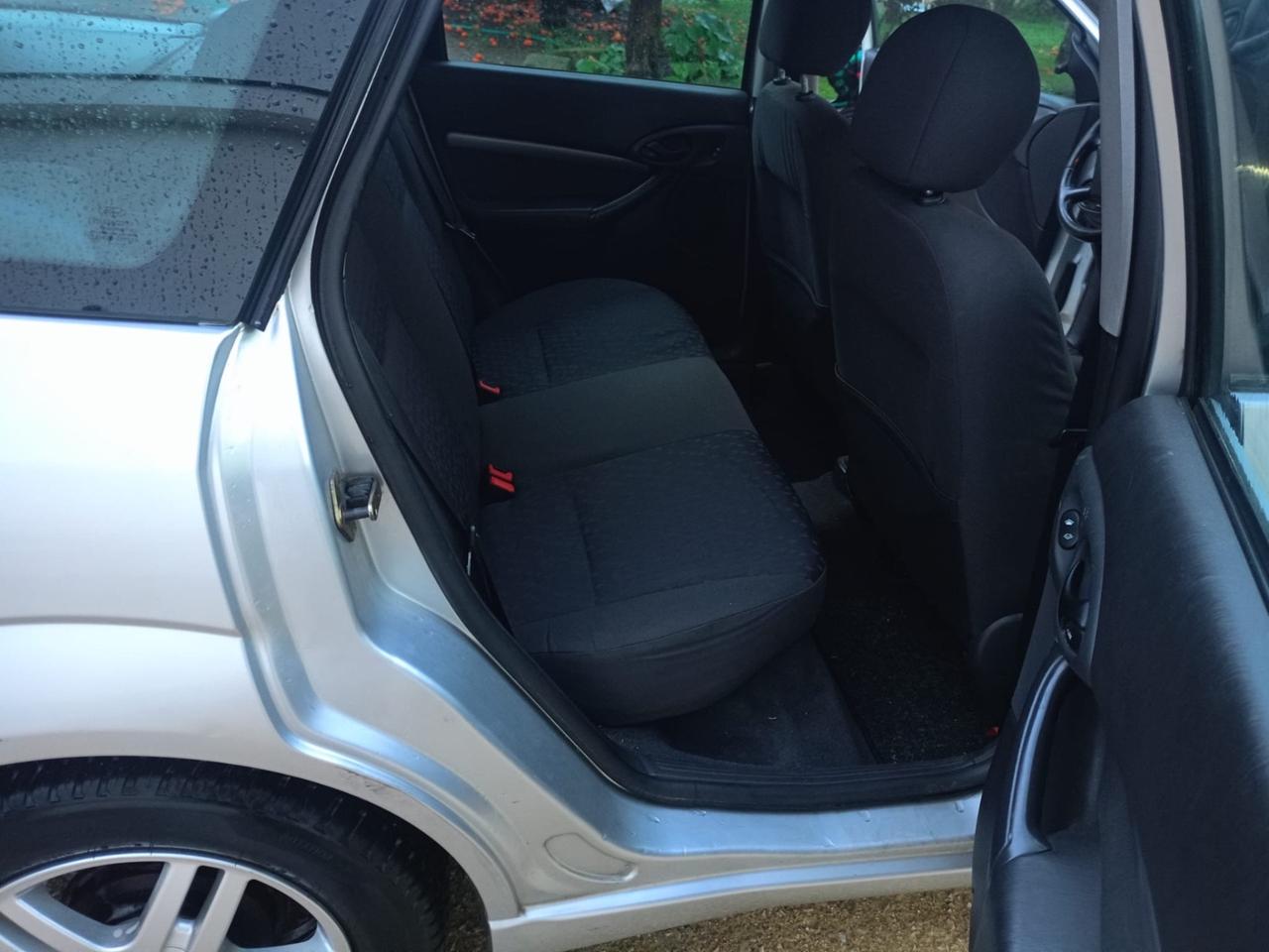 Ford Focus 1.6i 16V cat SW Ghia