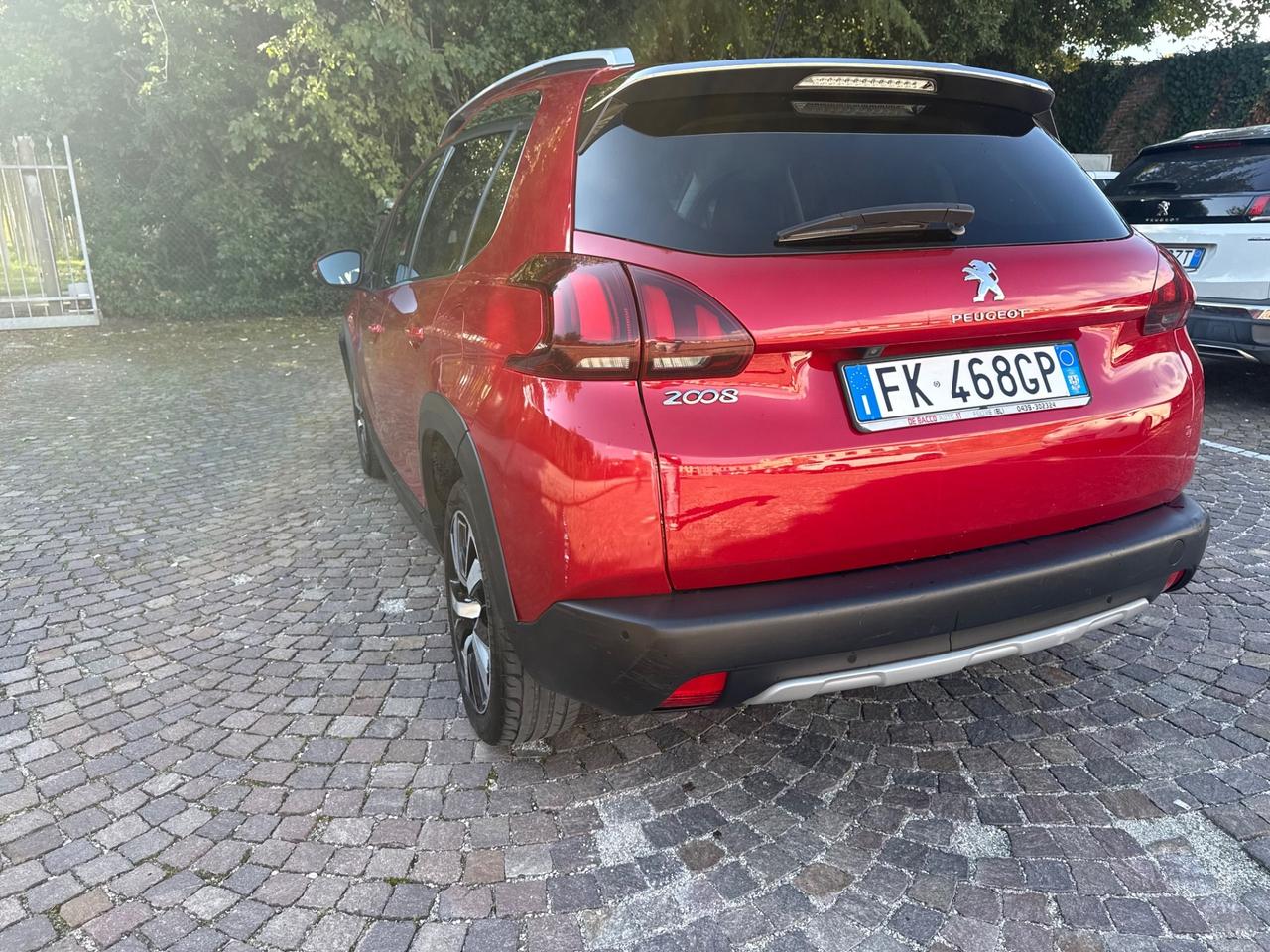 Peugeot 2008 BlueHDi 120 S&S Black Matt