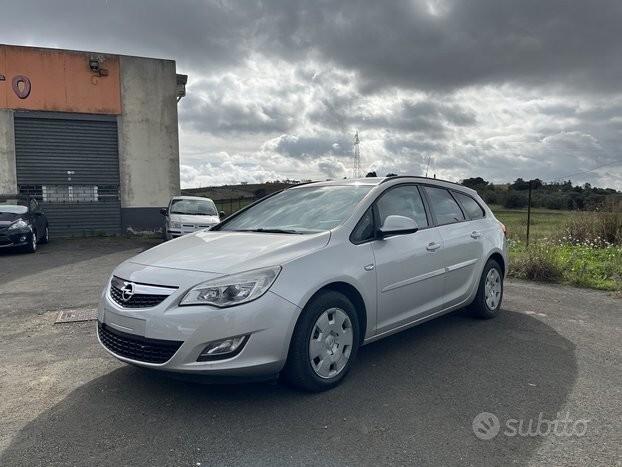 Opel Astra SW 1.3 CDTI - 2011