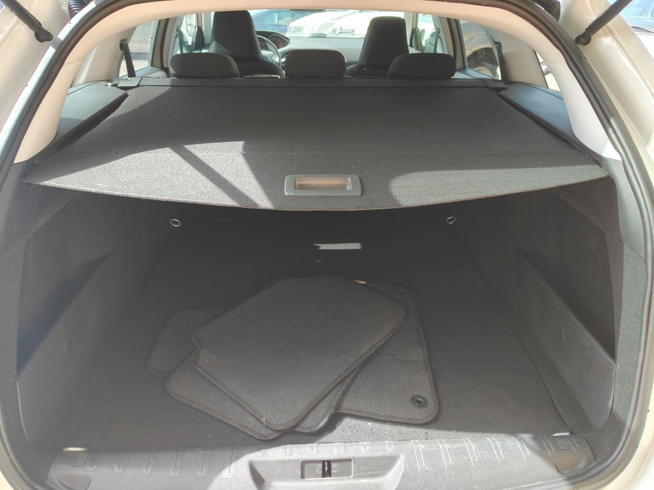 Peugeot 308 BlueHDi 120 S&S EAT6 SW Allure