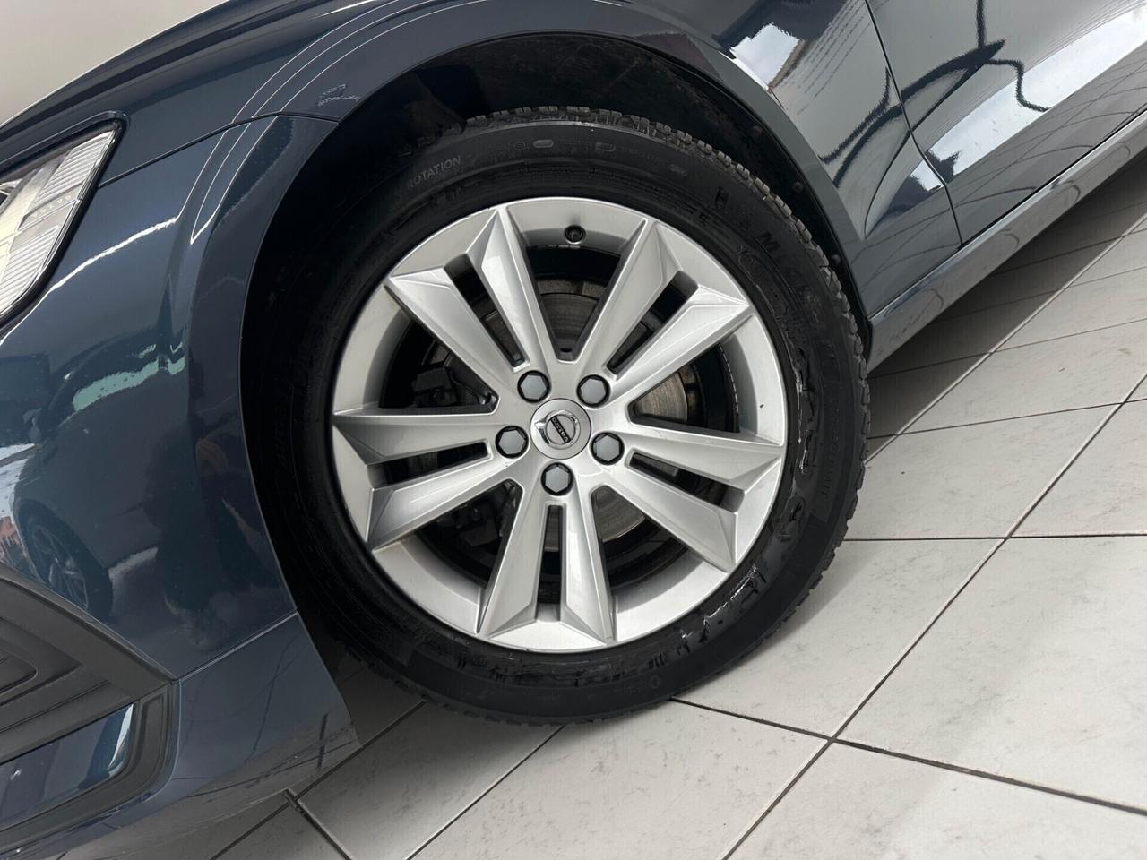 Volvo V60 2.0 d3 Momentum Business auto my21