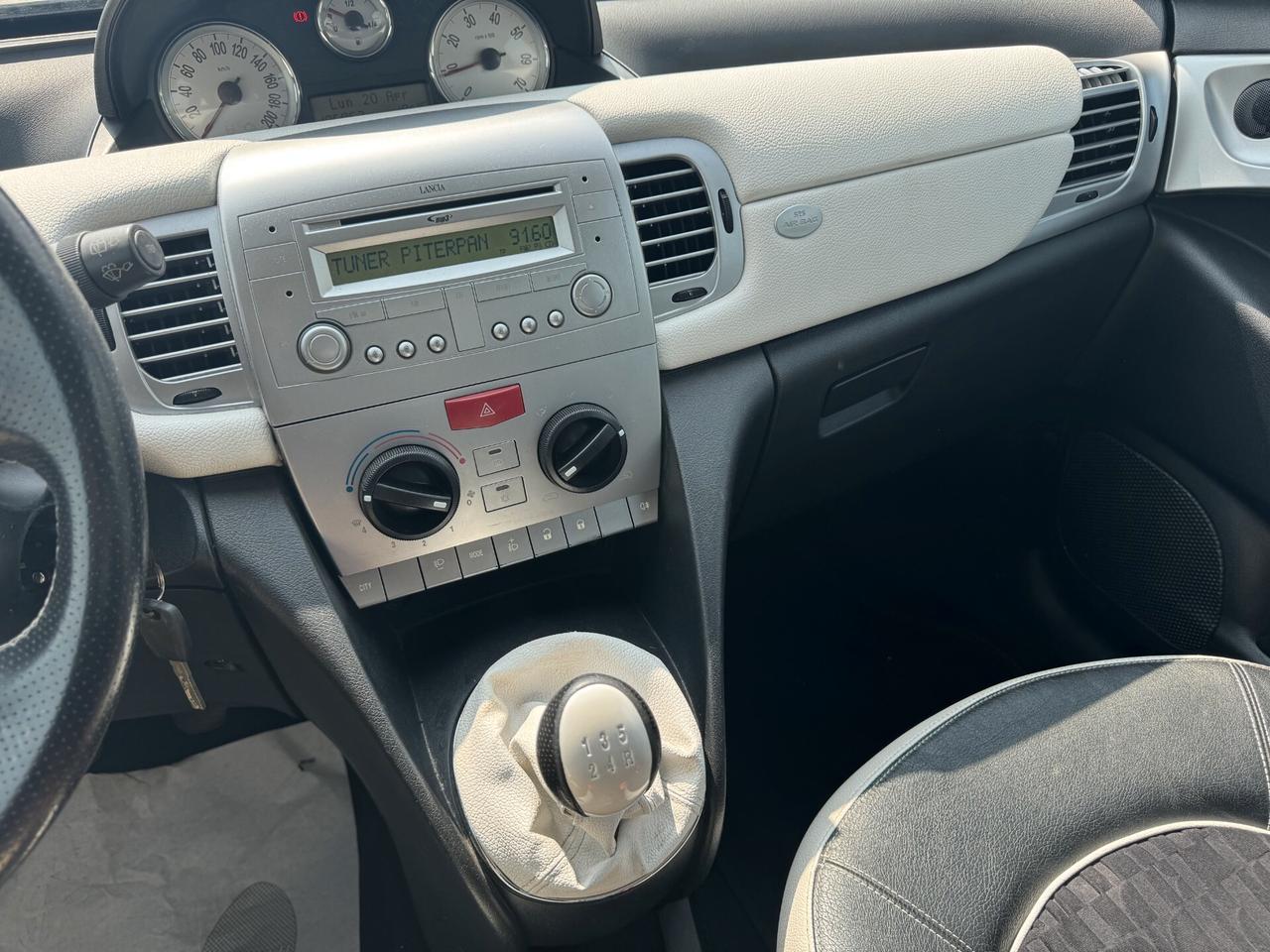 Lancia Ypsilon 1.3 MJT 75CV Elle Edition