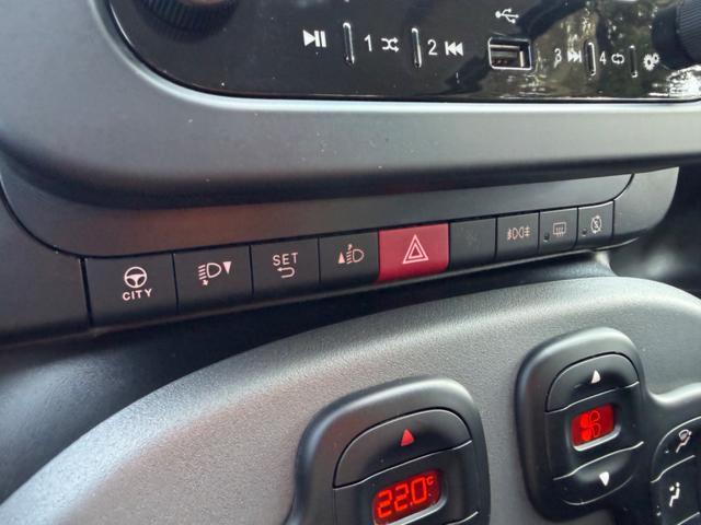 FIAT Panda 1.0 HYBRID CITY LIFE+CLIMATRONIC+SCHERMO+5POSTI