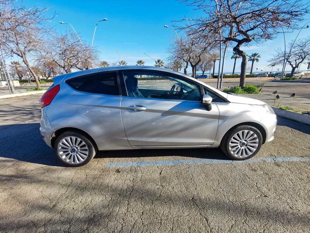 Ford Fiesta 1.4 3P. Bz. GPL Titanium 2009
