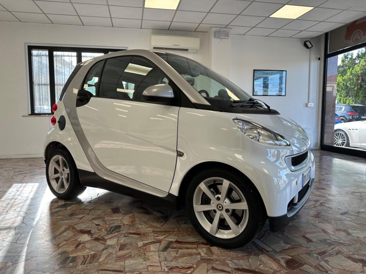 Smart ForTwo 1000 52 kW coupé pulse servosterzo