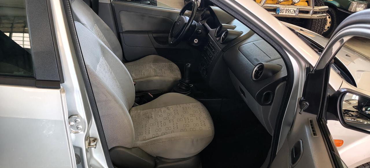 Ford Fiesta 1.2 16V 5p. Ambiente