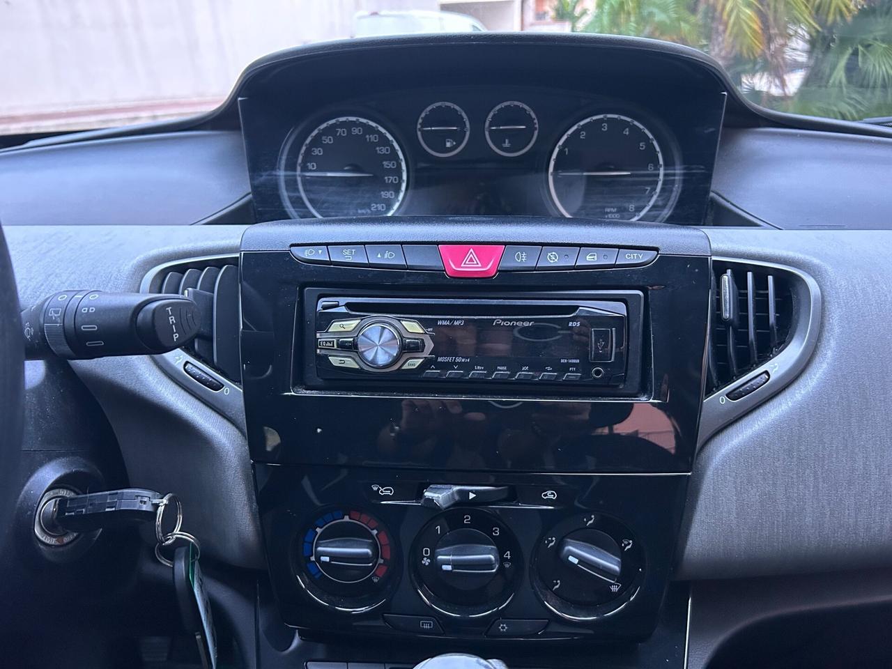 Lancia Ypsilon 1.2 benz ideale per neo patentati