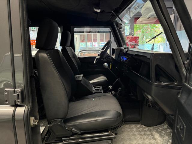 LAND ROVER Defender 110 TD5 CREW CAB TOMB RIDER *250 / MONDO*