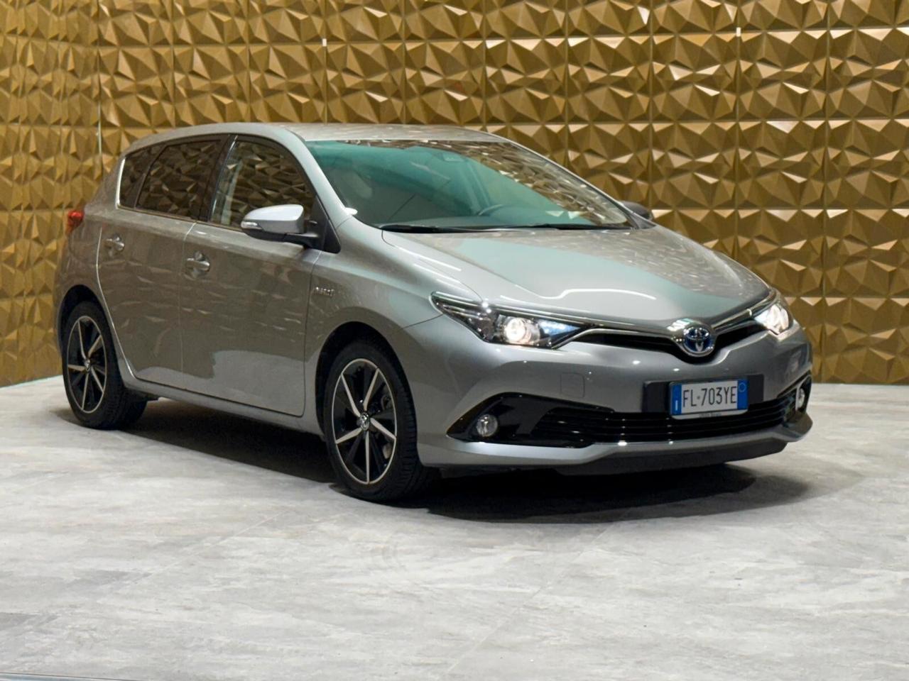 Toyota Auris 1.8 Hybrid Lounge