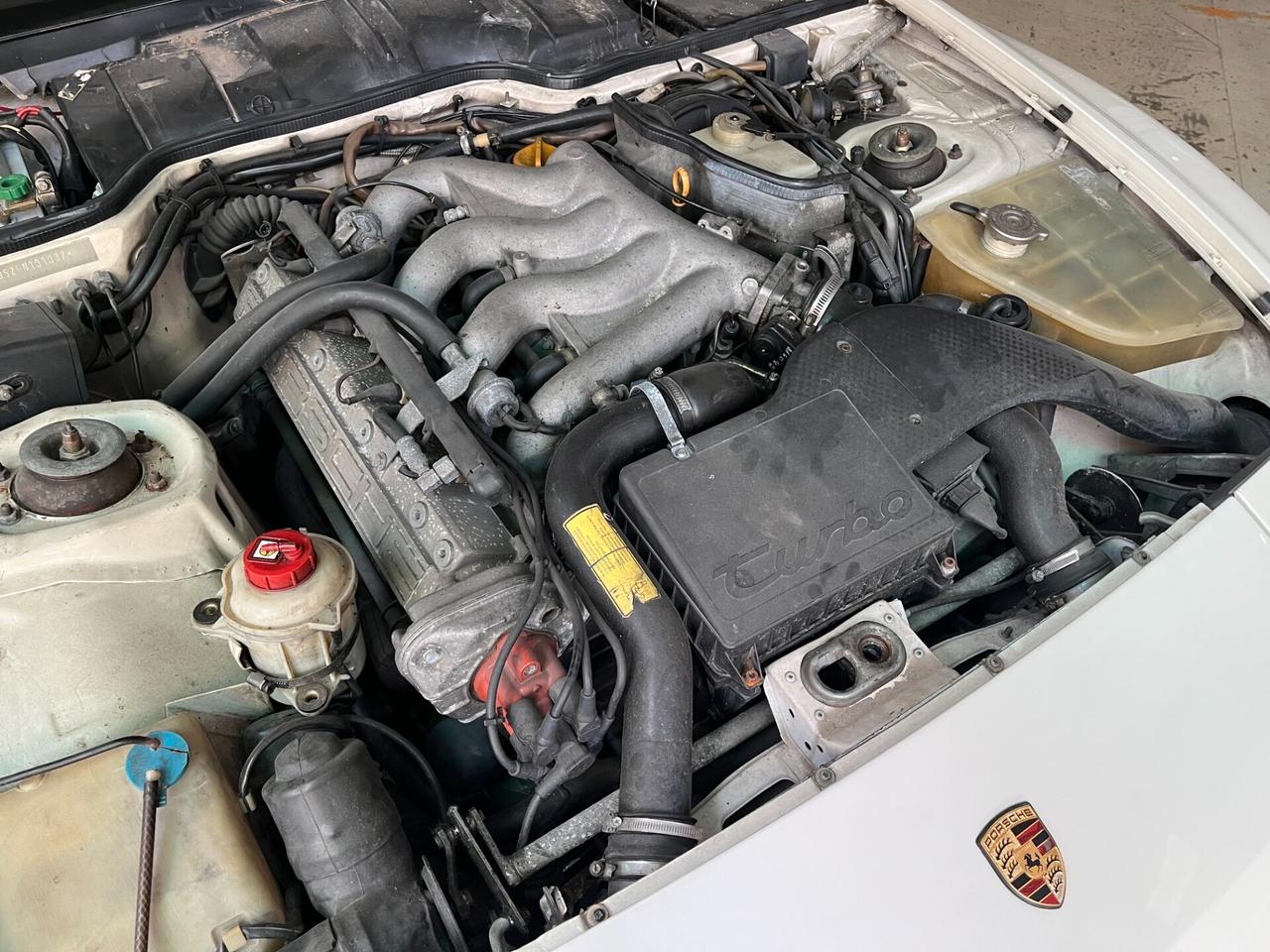 Porsche 944 Turbo cat
