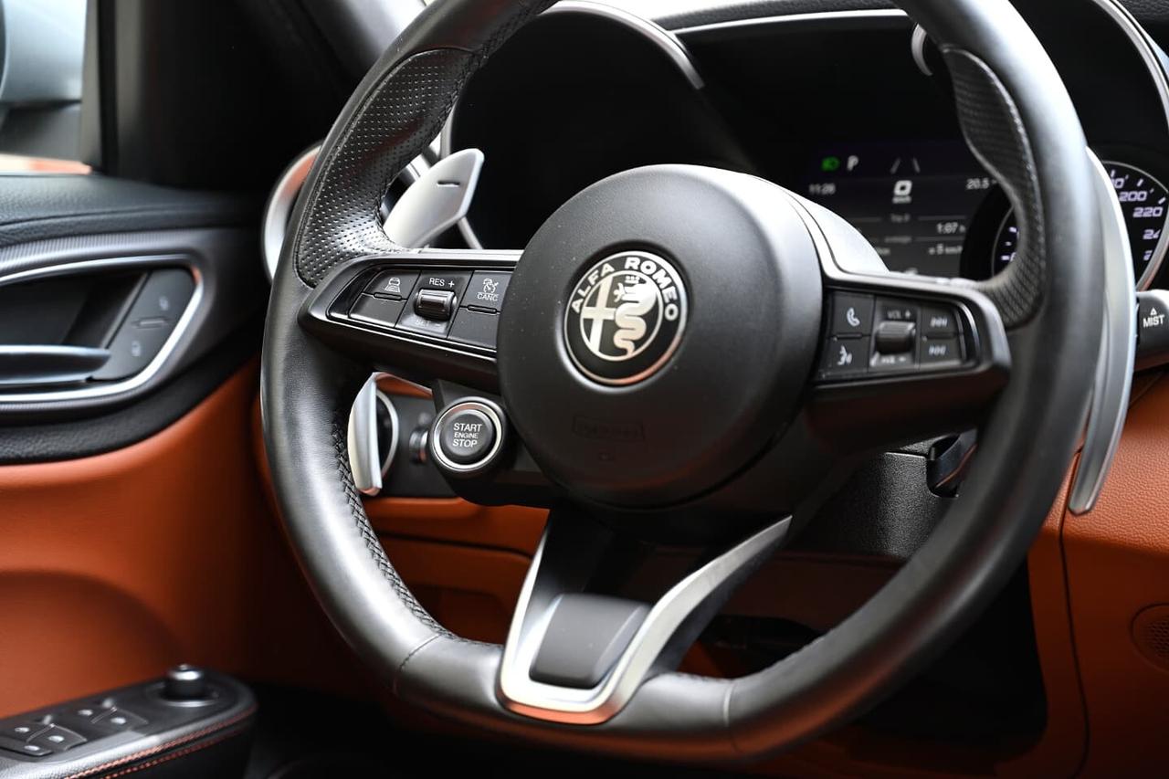 Alfa Romeo Giulia 2.2 Turbodiesel 210 CV AT8 AWD Q4 Veloce