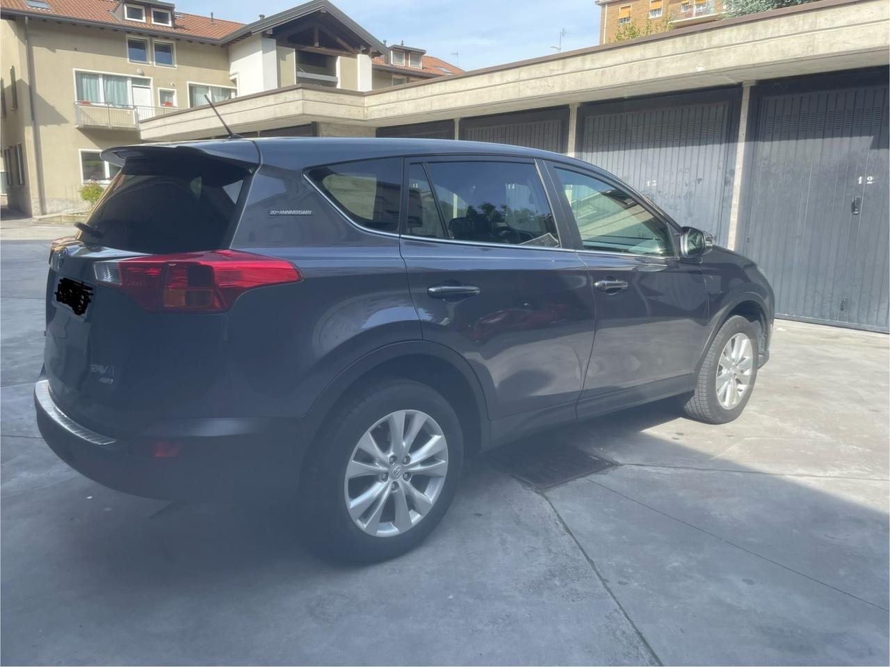 Toyota RAV 4 RAV4 2.2 D-4D 4WD Lounge