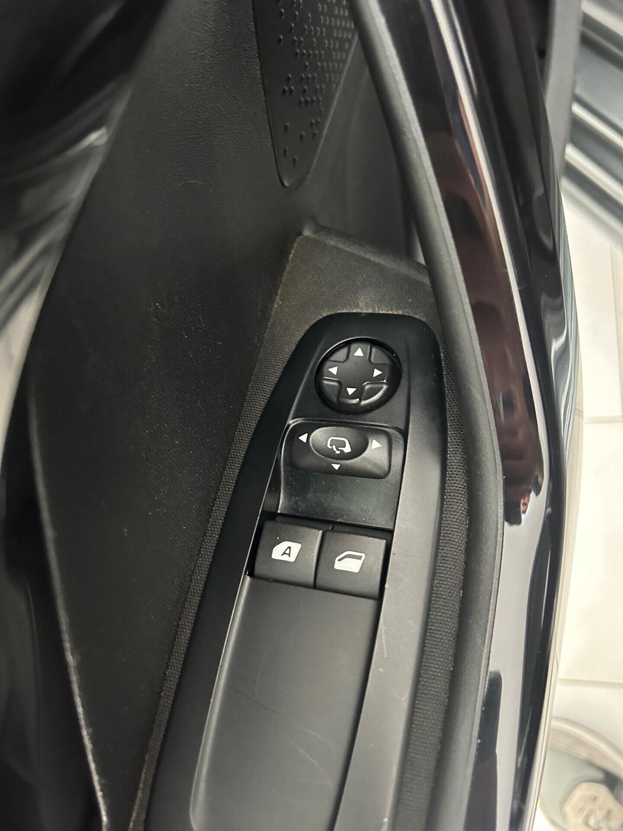 Peugeot 208 Allure *12/24 mesi di garanzia*