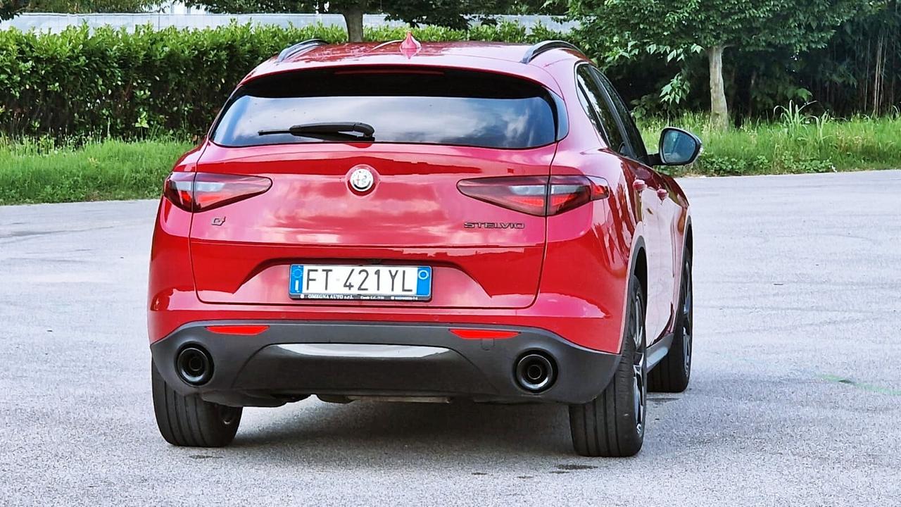 Alfa Romeo Stelvio 2.2 Turbodiesel 190 CV AT8 Q4 B-Tech