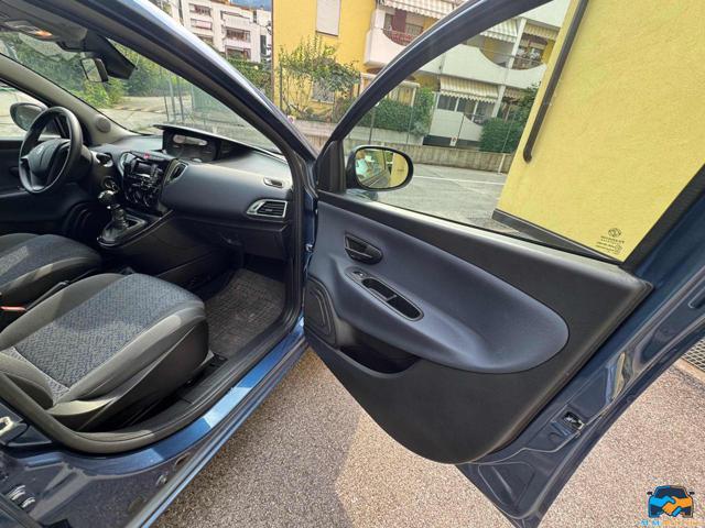 LANCIA Ypsilon 1.0 FireFly 5 porte S&S Hybrid Silver Plus