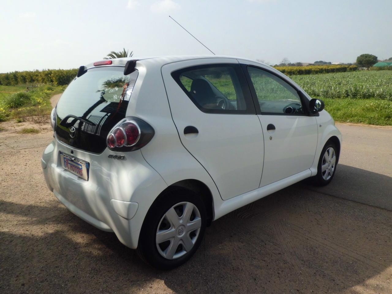 Toyota Aygo 1.0 12V VVT-i 5 porte Sol Connect