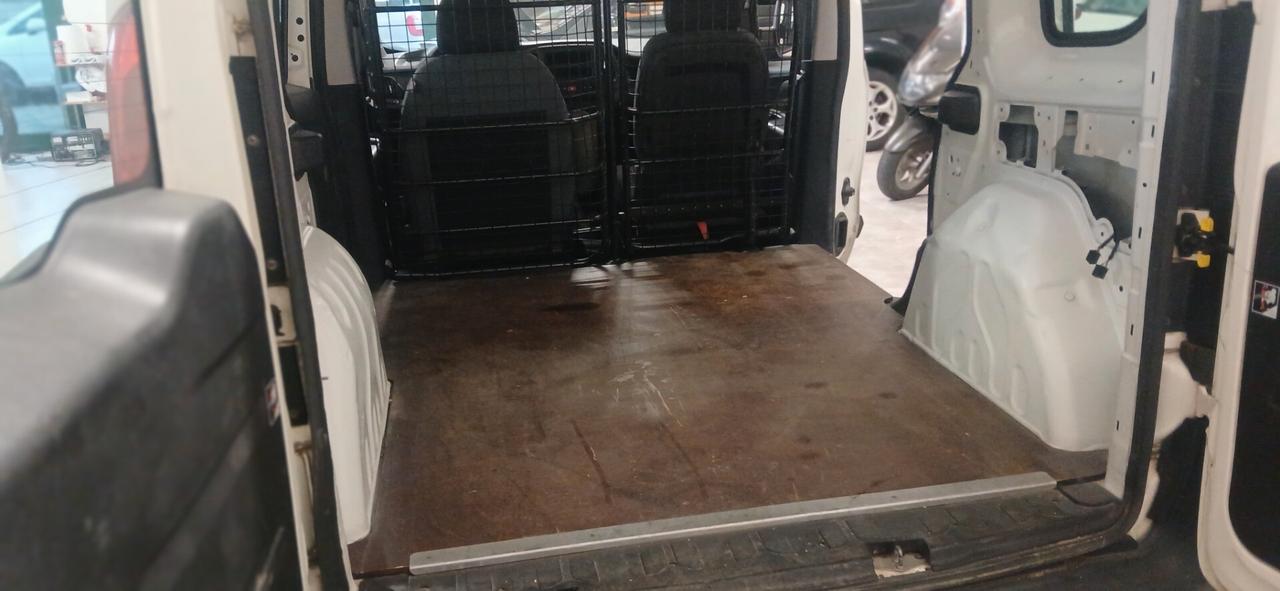 Fiat Doblò 1.3 mj 2 posti autocarro vetrato
