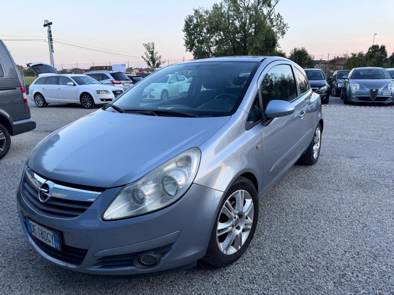 Opel Corsa 1.2 3 porte Club