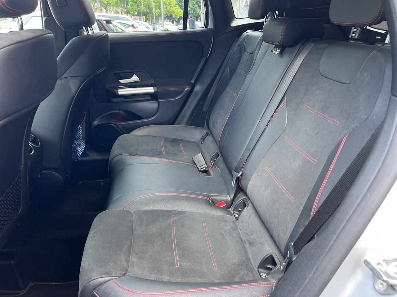 Mercedes-Benz GLA 200 Premium 200D *NIGHT PACK* #5914