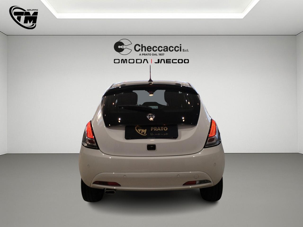 Lancia Ypsilon 1.0 firefly hybrid Gold *12.000 KM*