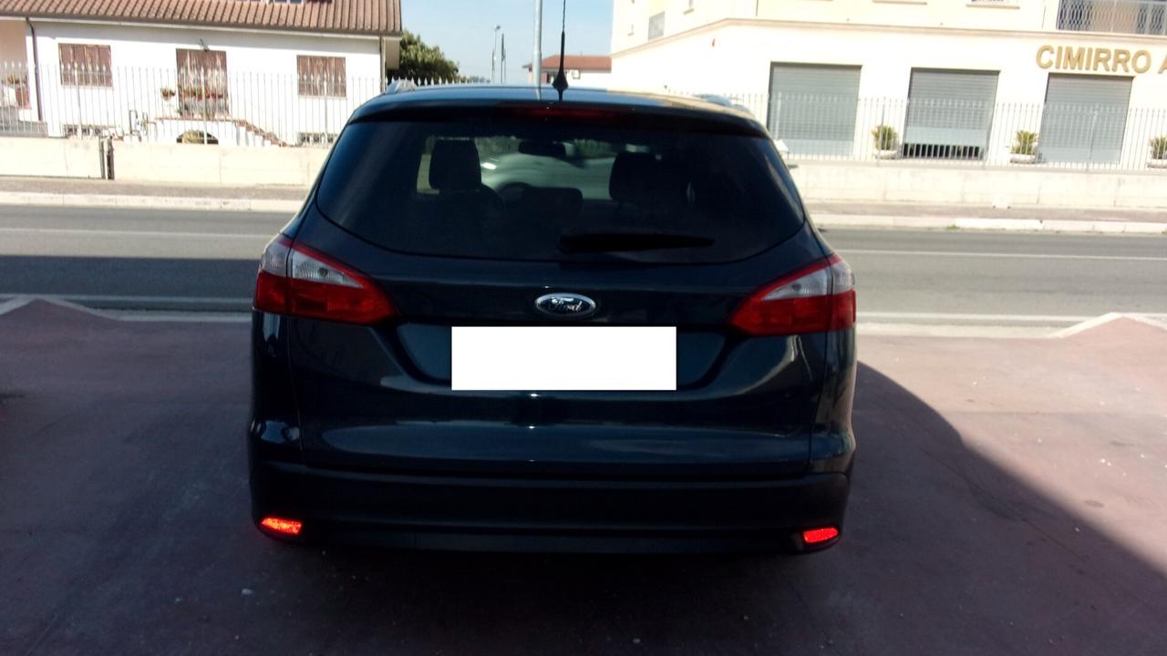 Ford Focus 1.6 120 CV GPL SW Titanium