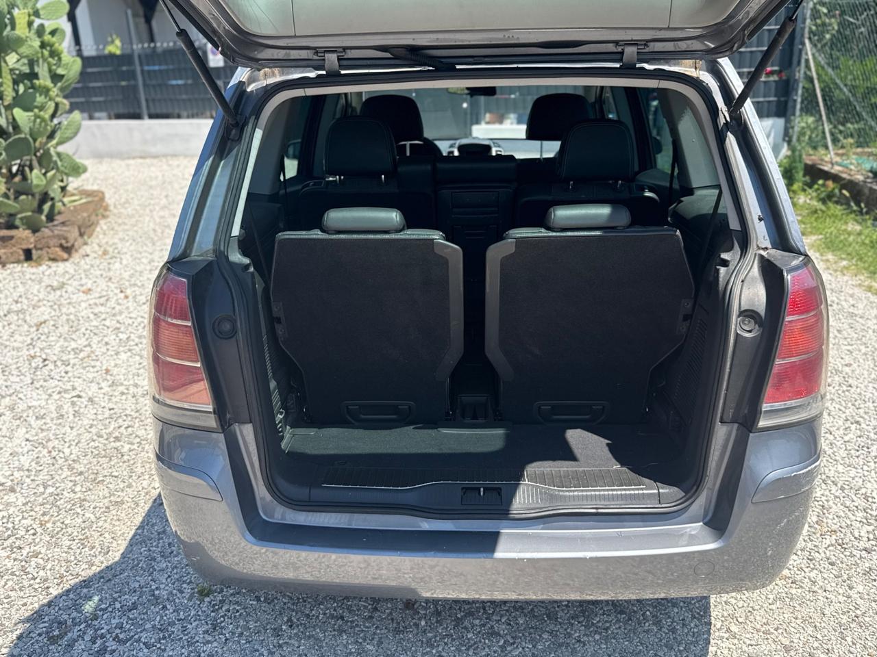 Opel Zafira 1.9 CDTI 120CV Cosmo 7 POSTI