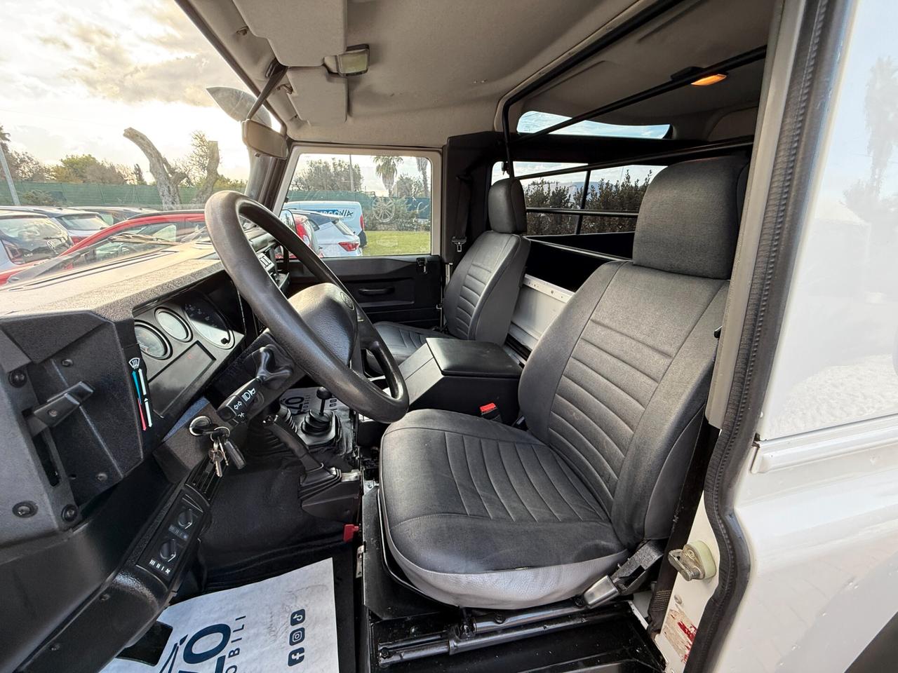 Land Rover Defender 90 2.4 TD5 (BMW) INTROVABILE 129000KM