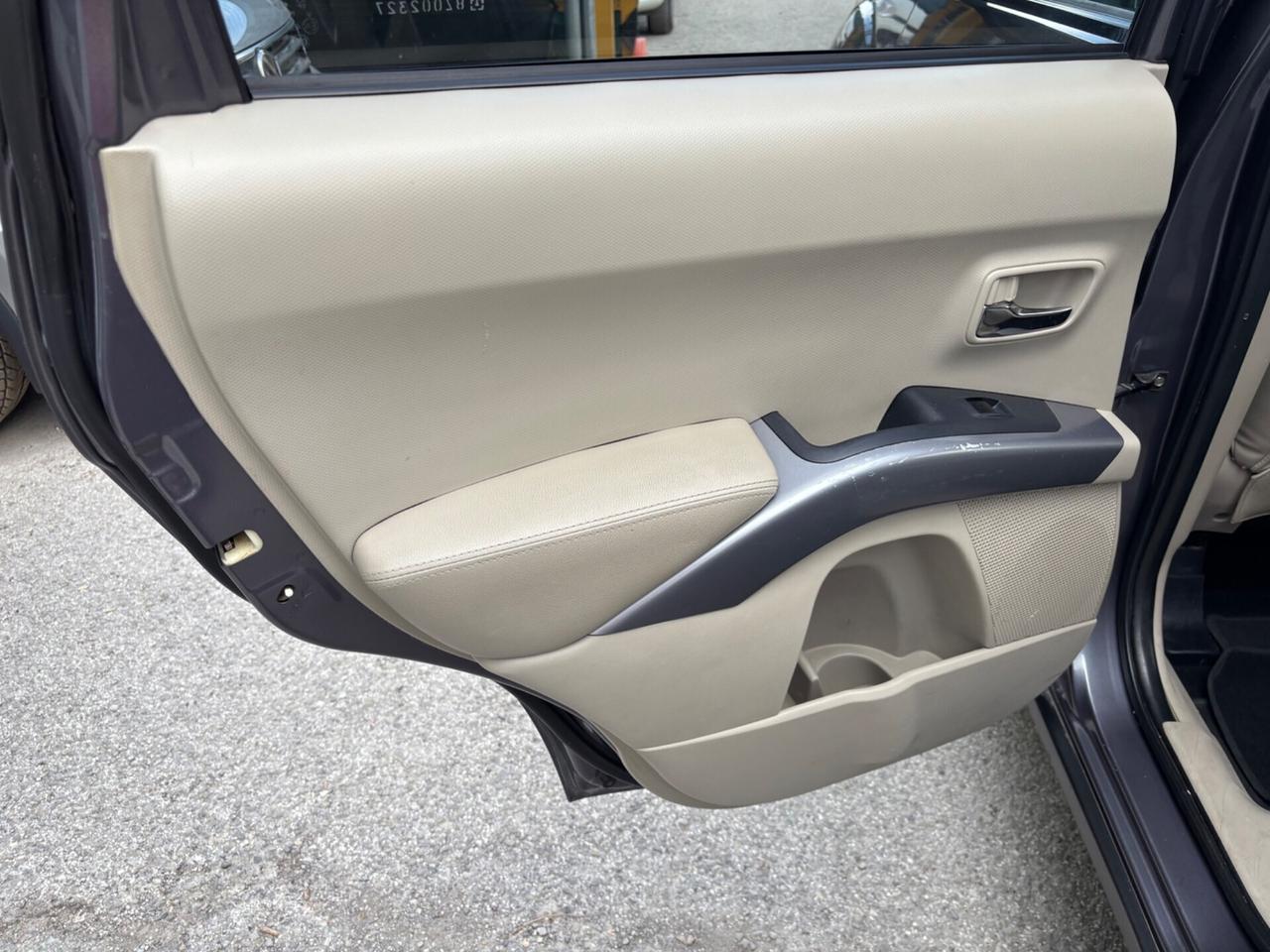 Mitsubishi Outlander 2.2 DI-D 7 posti 4x4