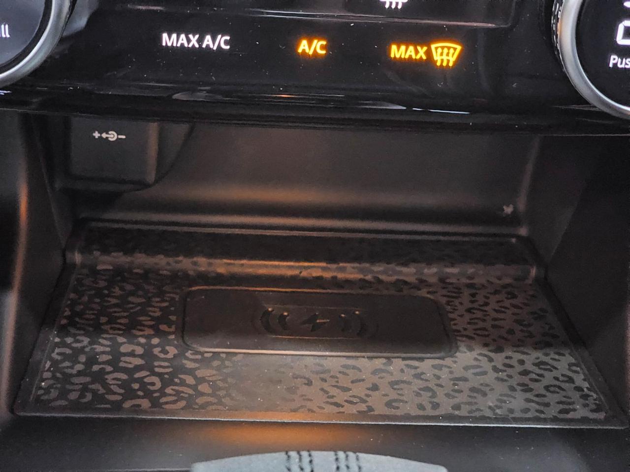 Jaguar E-Pace R-Dynamic SE Navi Camera Tetto C.20" LED BlackPack