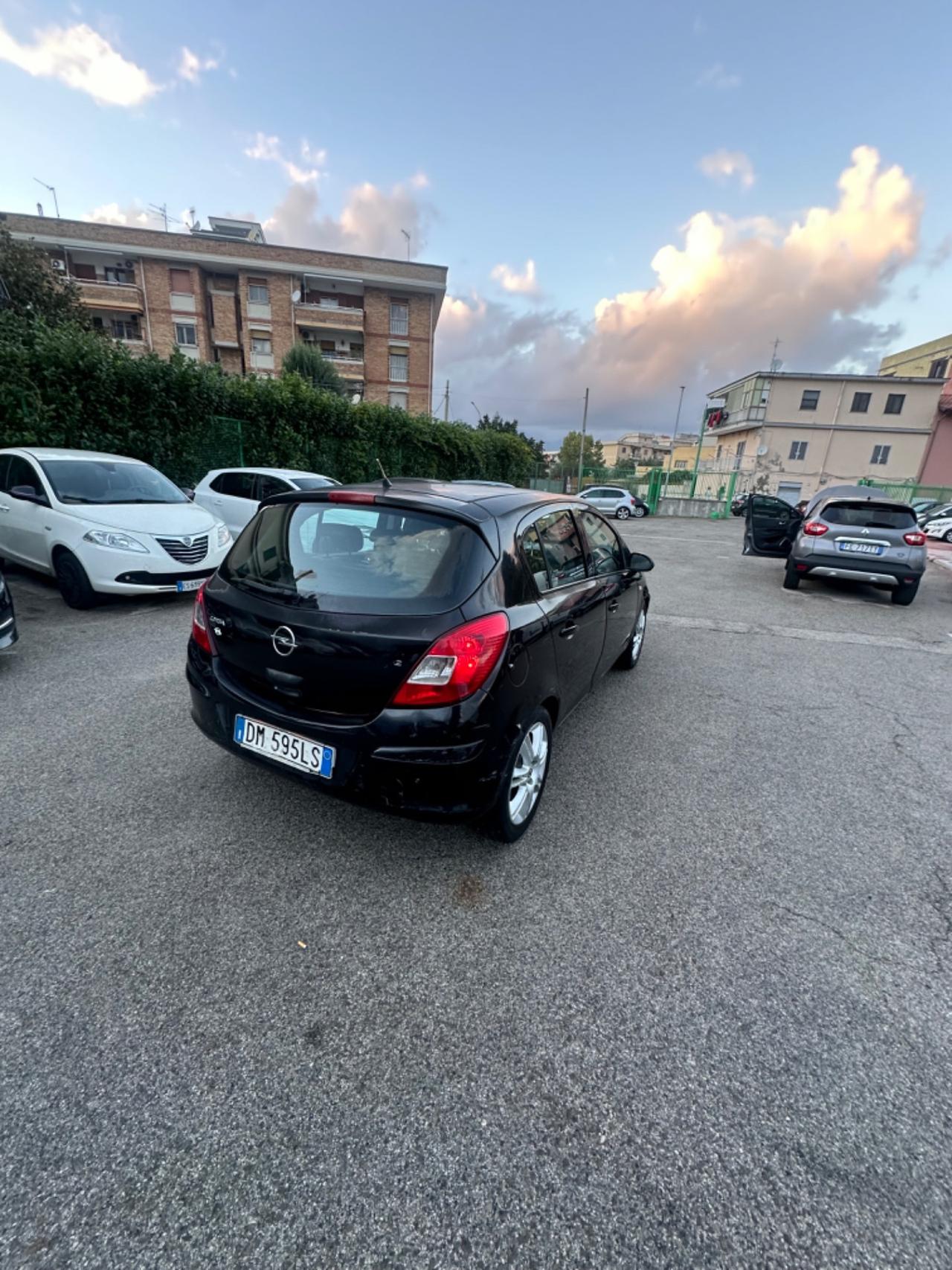 Opel Corsa 1.2 5 porte Cosmo