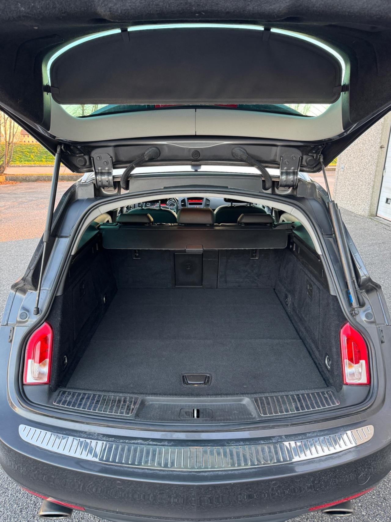 Opel Insignia 2.0 Turbo 4x4 Sports Tourer Cosmo