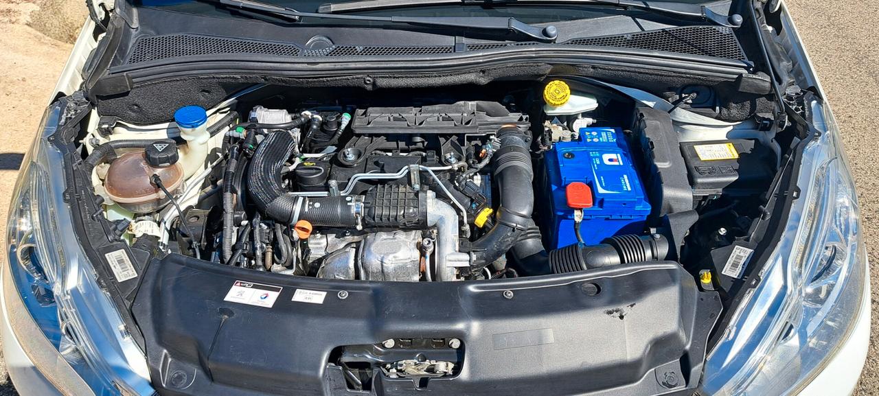 Peugeot 208 1.4 HDi 68 CV 5 porte Allure