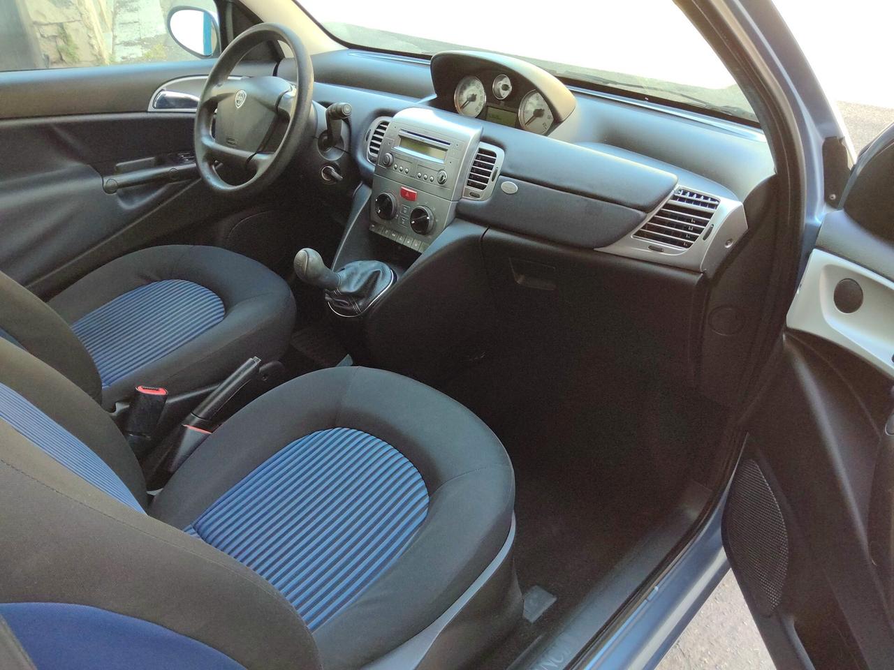 Lancia Ypsilon 1.3 MJT 75 CV Argento