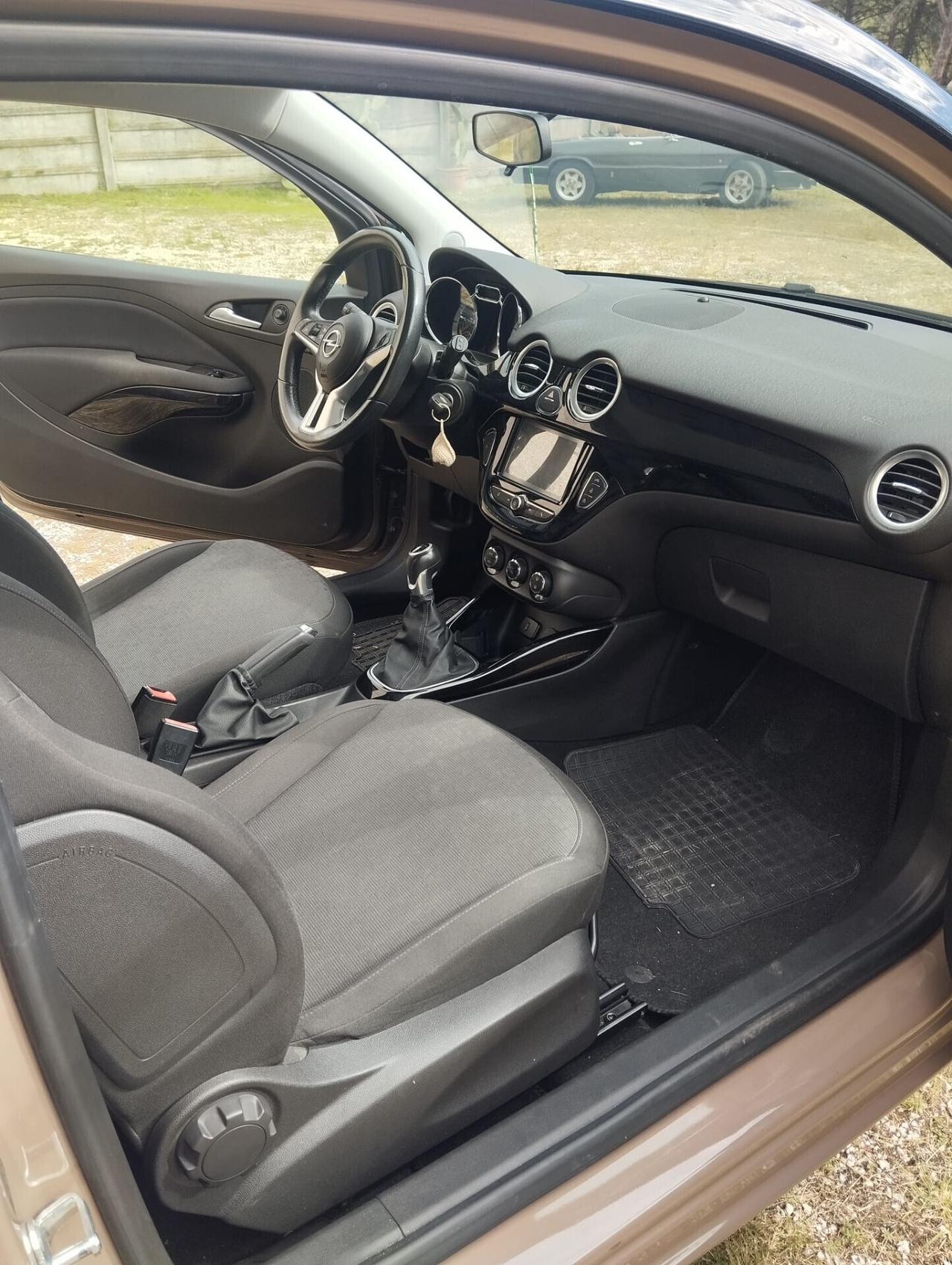 Opel Adam 1.4 87 CV GPL Tech Unlimited