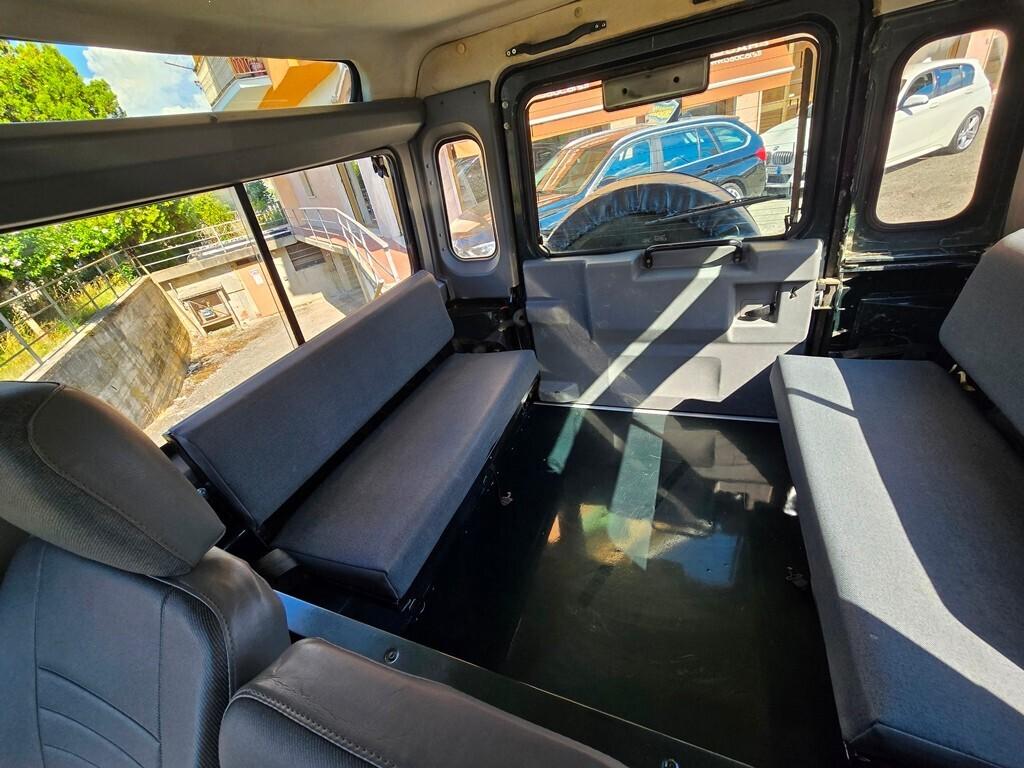Land Rover Defender 90 TD5 RESTAURATA!