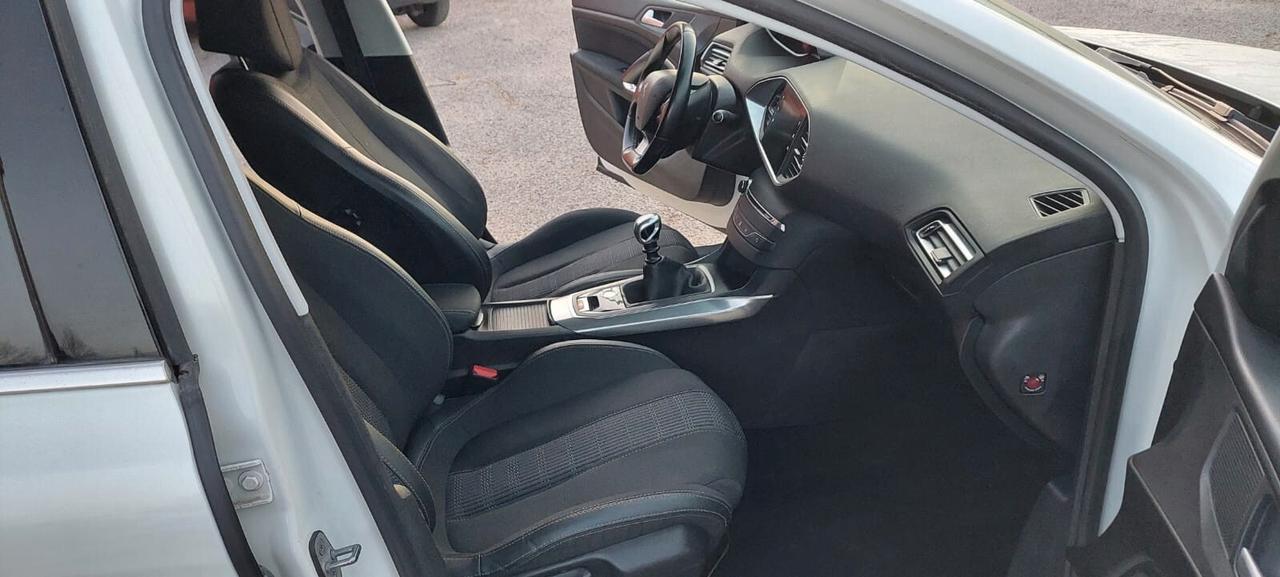 Peugeot 308 BlueHDi 130 S&S SW Allure