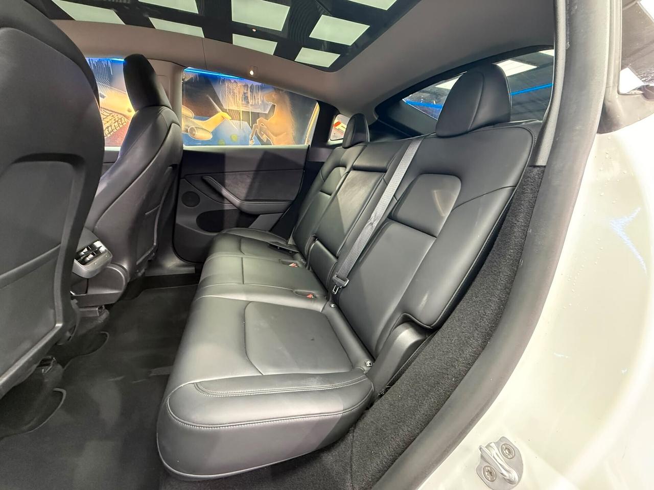 Tesla Model Y Long Range AWD (892)